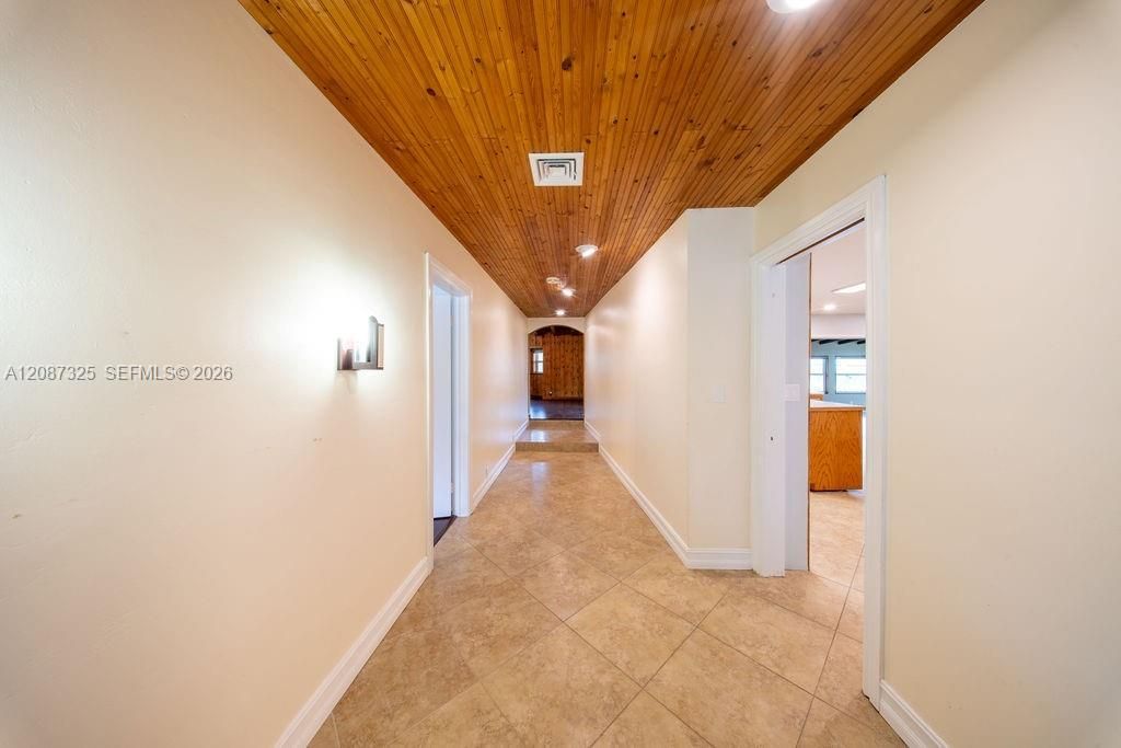 4391 SW 77th Ave, Davie, FL 33328 Photo