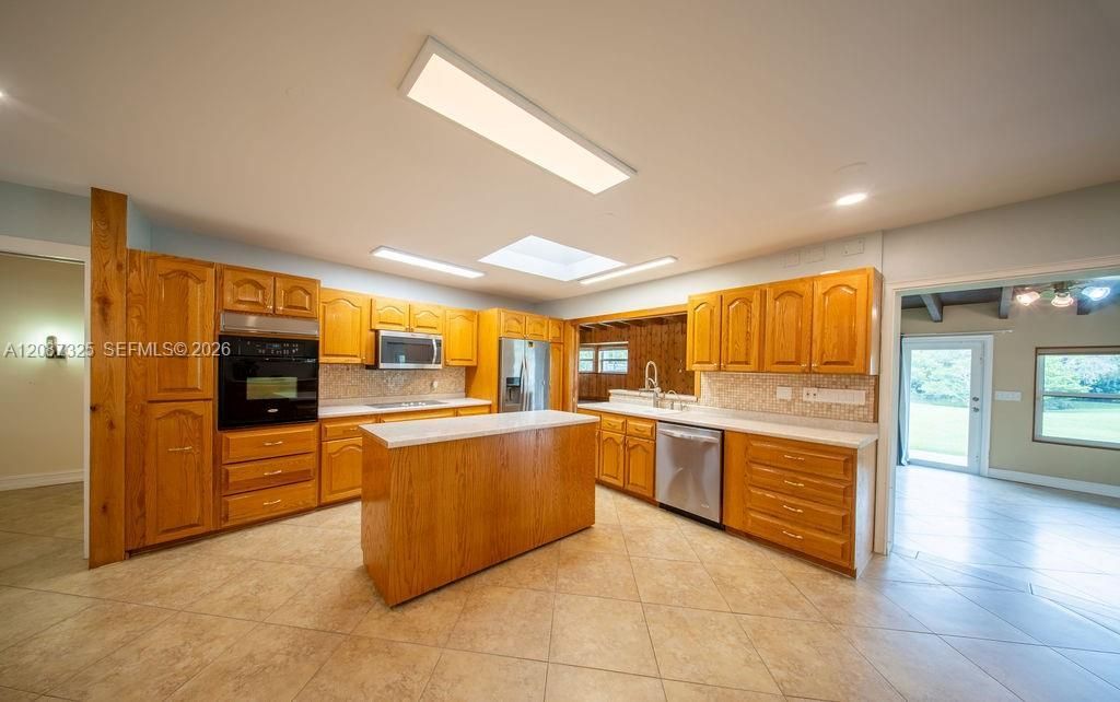4391 SW 77th Ave, Davie, FL 33328 Photo