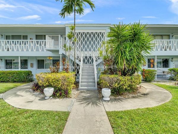 900 Atlantic Shores Blvd, Unit 219, Hallandale Beach, FL 33009