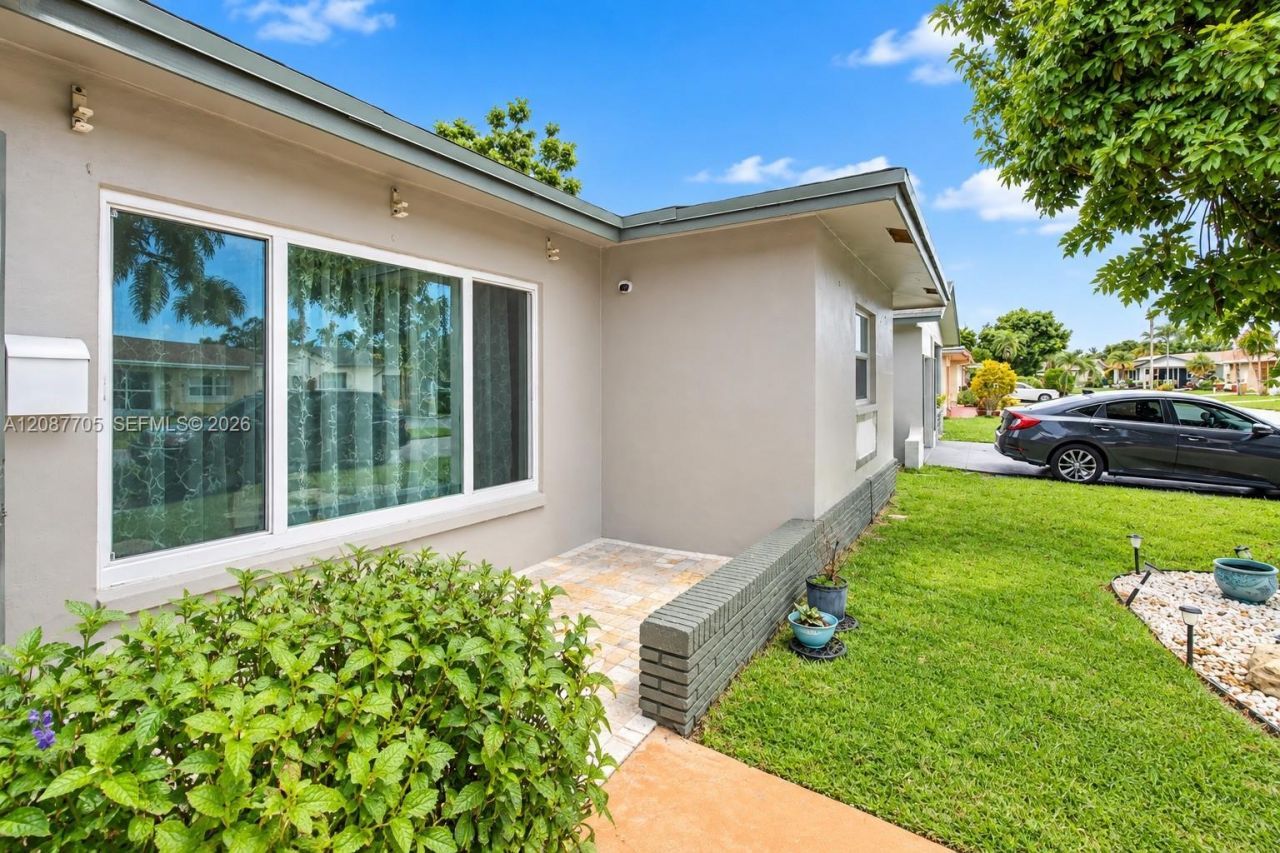 7303 NW 59th St, Tamarac, FL 33321 Photo