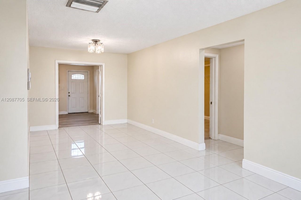 7303 NW 59th St, Tamarac, FL 33321 Photo