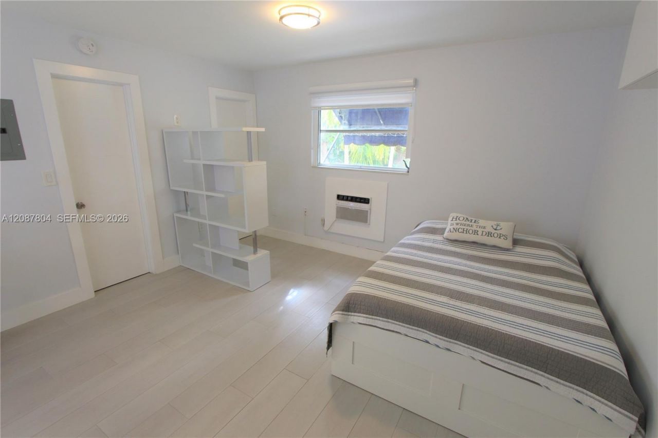427 Santander Ave, Unit 202, Coral Gables, FL 33134 Photo