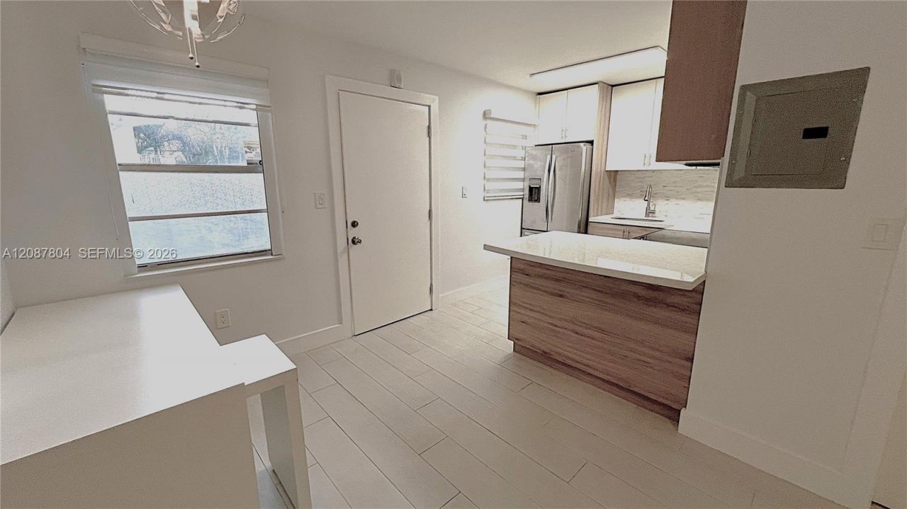 427 Santander Ave, Unit 202, Coral Gables, FL 33134 Photo