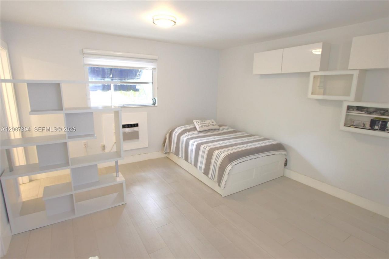 427 Santander Ave, Unit 202, Coral Gables, FL 33134 Photo