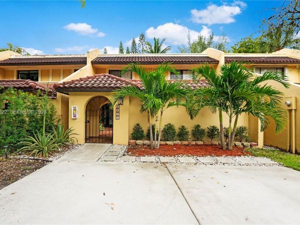 3871 Alcantara Ave, Unit 74D, Doral, FL 33178