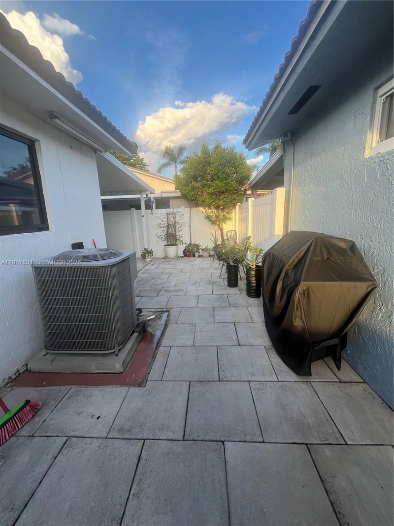 7801 W 30th Ln, Hialeah, FL 33018 Photo