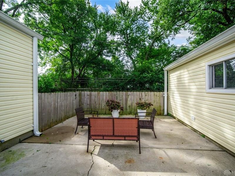 512 Earnshaw Drive, Kettering, OH 45429 Photo 16