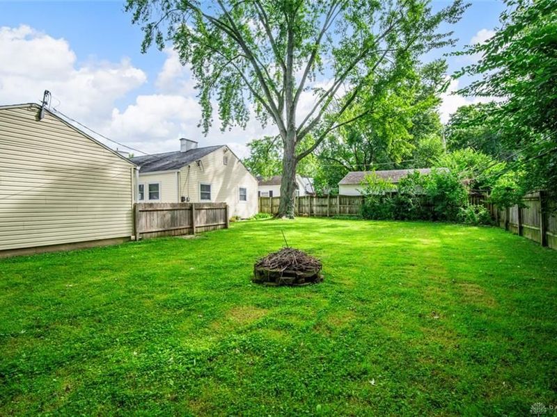 512 Earnshaw Drive, Kettering, OH 45429 Photo 19
