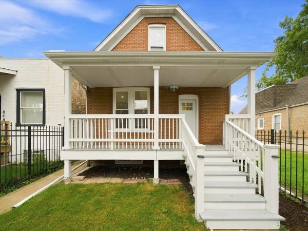 852 N Trumbull Avenue, Chicago, IL 60651