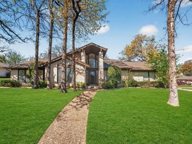 1800 High Vista Court, Fort Worth, TX 76112