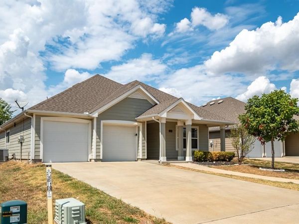126 Spring Creek Lane, Terrell, TX 75160