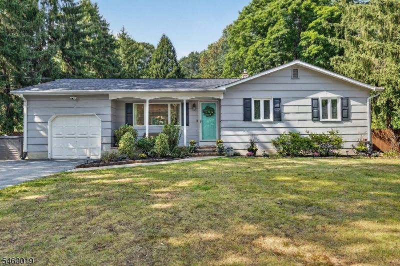 39 Piney Branch Rd, East Windsor, NJ 08512 Main Photo