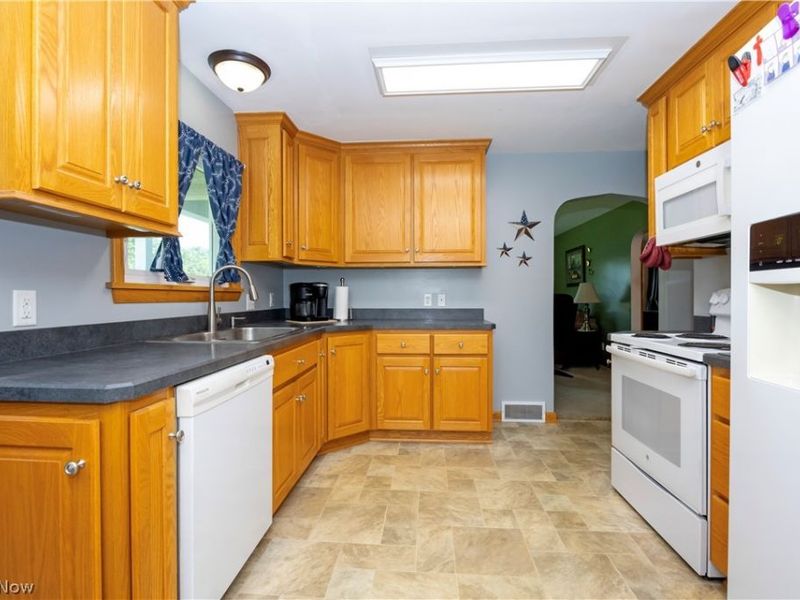 1679 Westwood Circle, Wooster, OH 44691 Photo 6