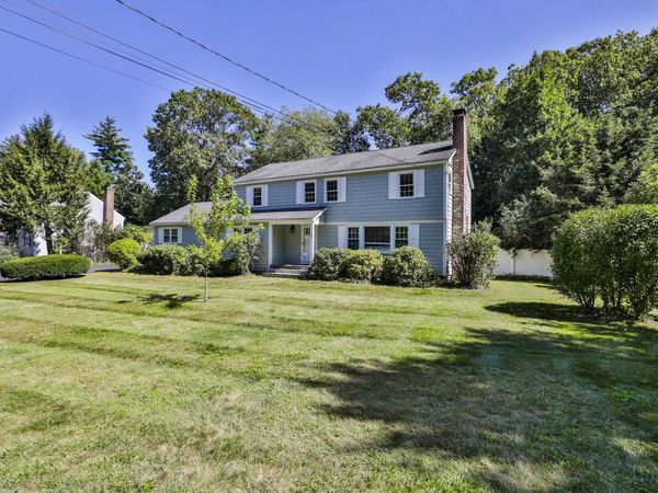 5 Meredith Drive, Nashua, NH 03063