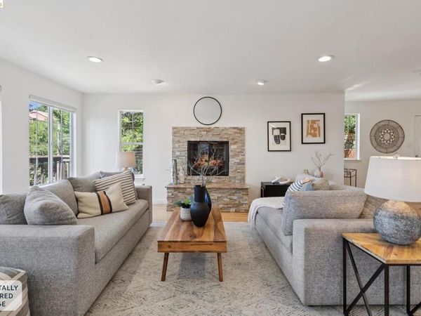 2170 Arrowhead Dr, Oakland, CA 94611