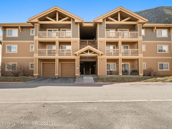 410 River View Drive, Unit 305, New Castle, CO 81647