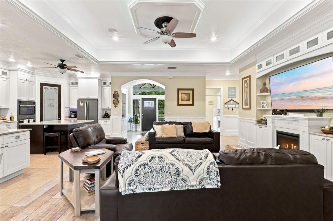 251 W Delaware Avenue, Lake Helen, FL 32744 Photo