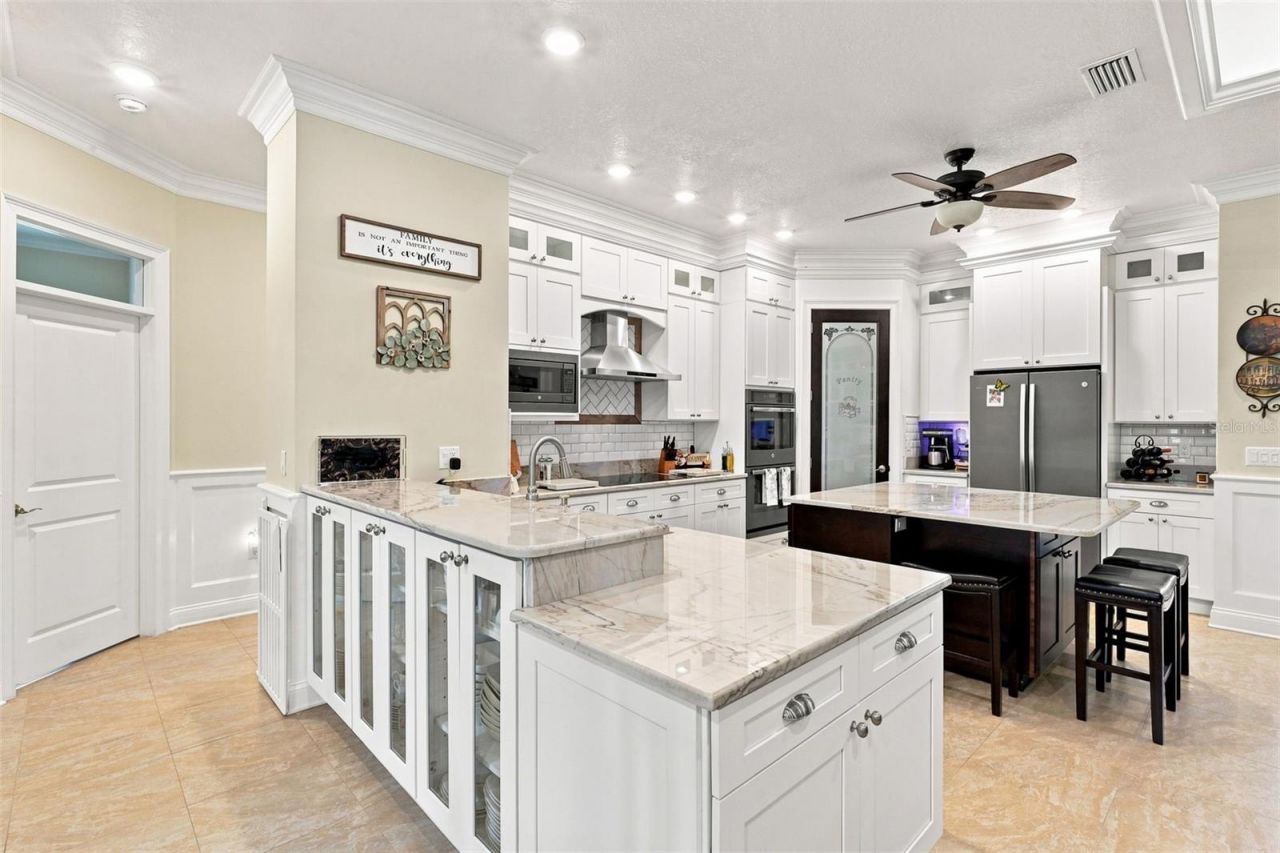 251 W Delaware Avenue, Lake Helen, FL 32744 Photo
