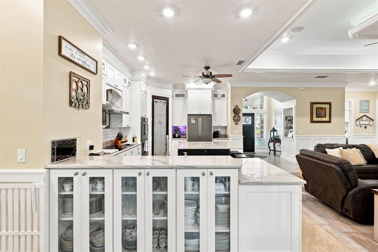 251 W Delaware Avenue, Lake Helen, FL 32744 Photo