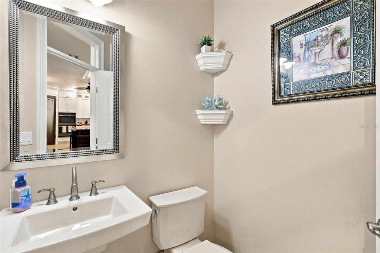 251 W Delaware Avenue, Lake Helen, FL 32744 Photo