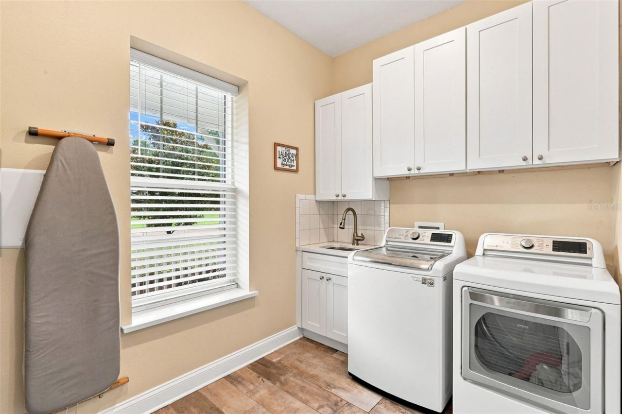 251 W Delaware Avenue, Lake Helen, FL 32744 Photo