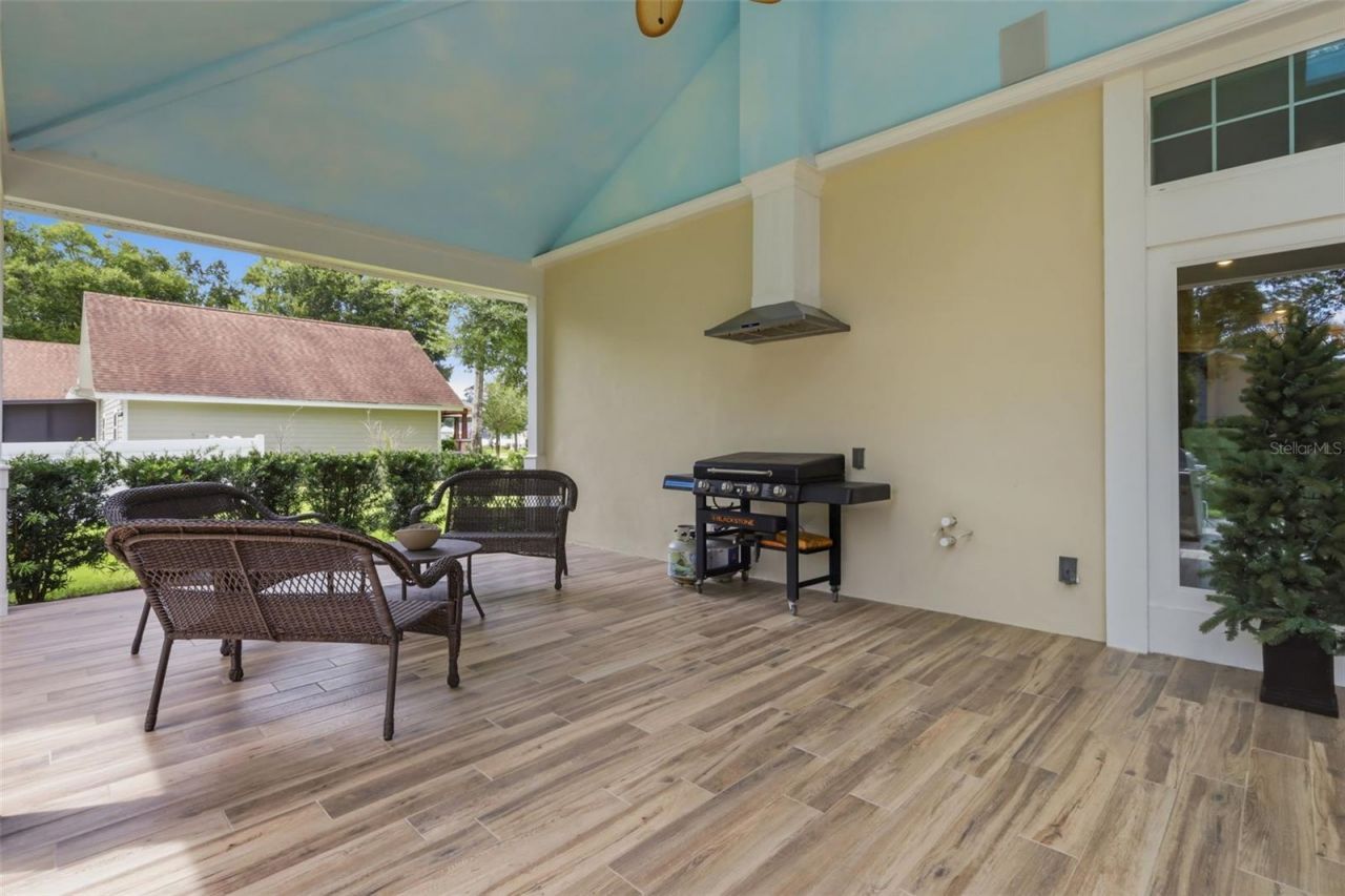 251 W Delaware Avenue, Lake Helen, FL 32744 Photo