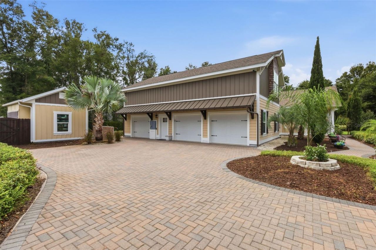 251 W Delaware Avenue, Lake Helen, FL 32744 Photo
