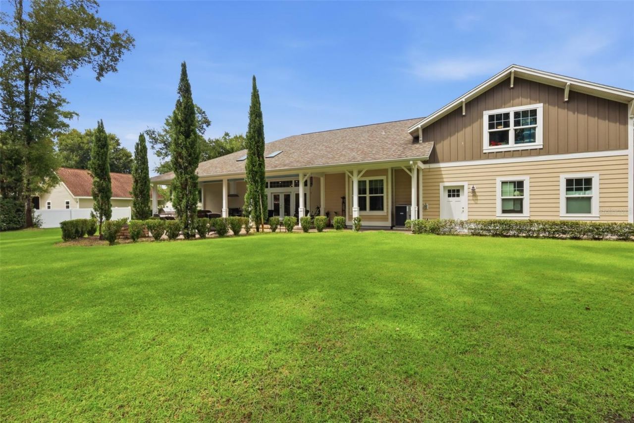 251 W Delaware Avenue, Lake Helen, FL 32744 Photo