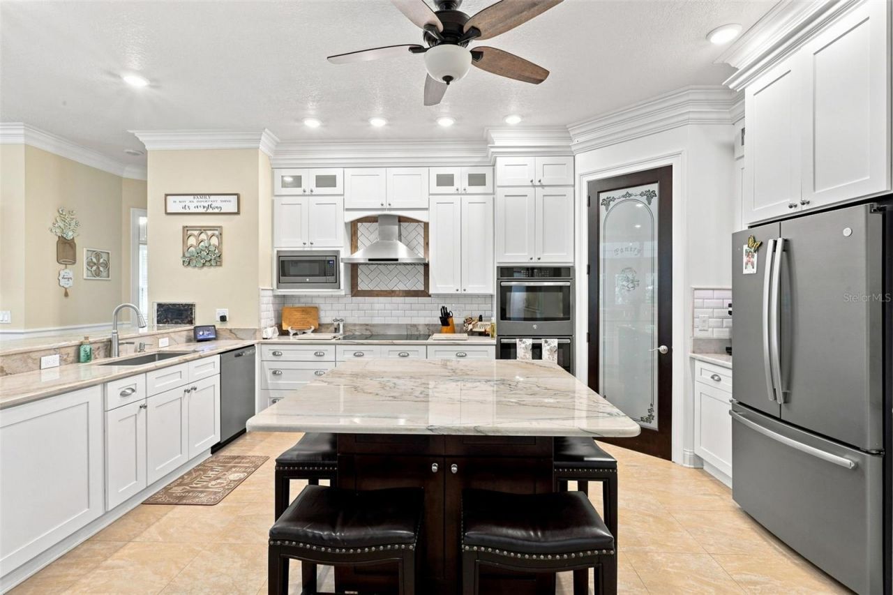 251 W Delaware Avenue, Lake Helen, FL 32744 Photo