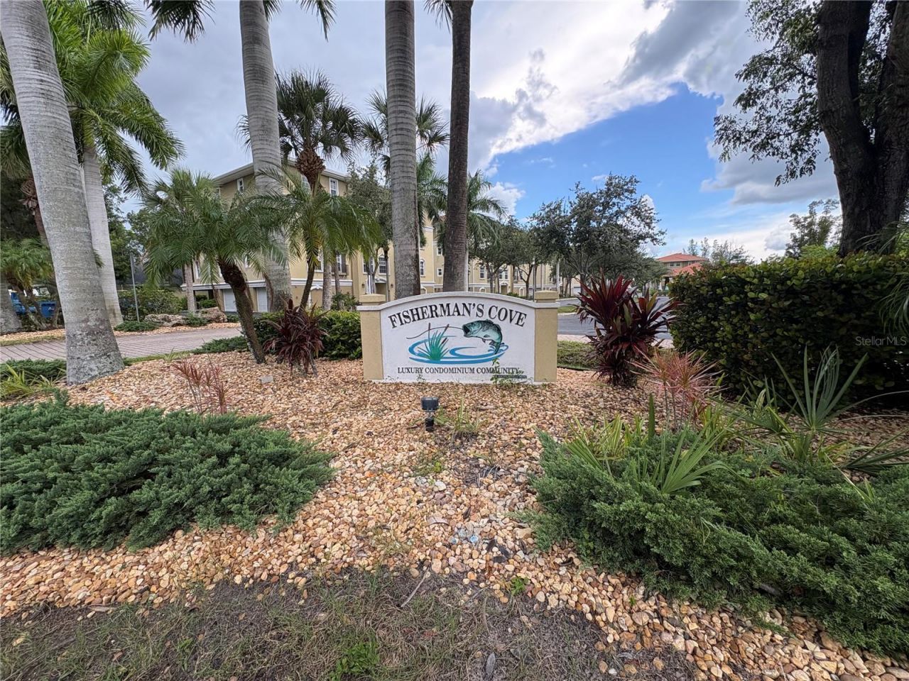 10031 Lake Cove Drive, Unit 201, Fort Myers, FL 33908 Photo