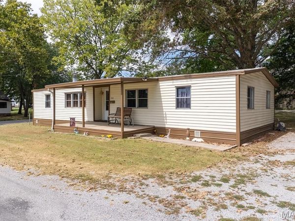 201 E 3rd Street, Christopher, IL 62822