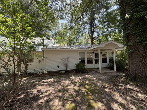 4417 S Camden, Pine Bluff, AR 71603