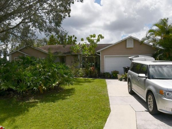 402 SW LUCERO Drive, Port St. Lucie, FL 34983