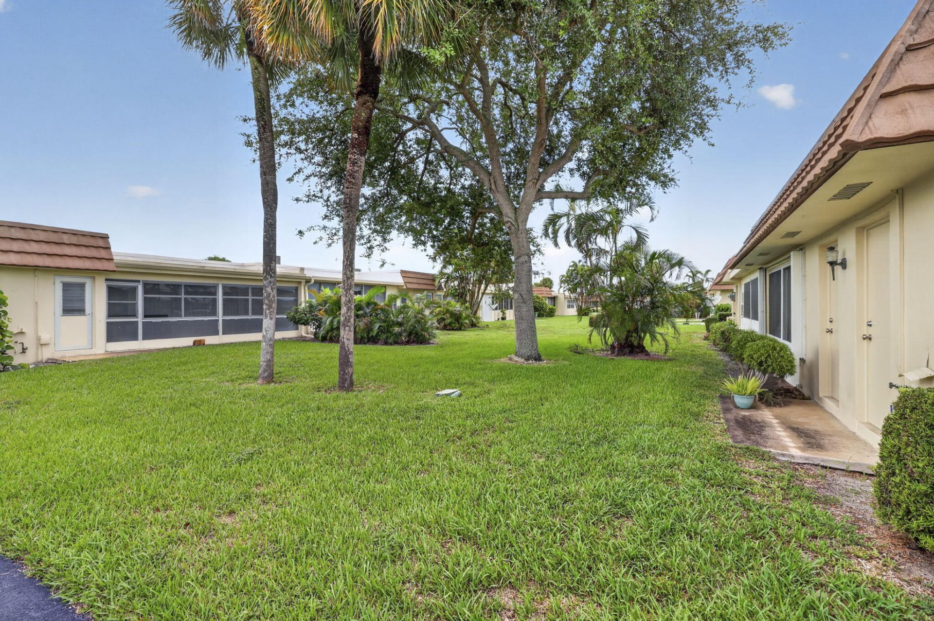 5730 Fernley Drive E, Unit 43, West Palm Beach, FL 33415 Photo