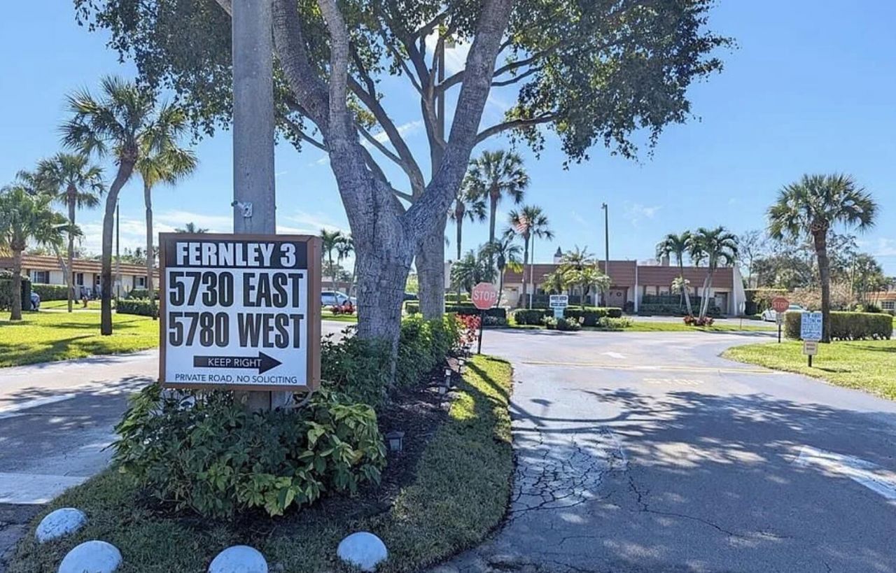 5730 Fernley Drive E, Unit 43, West Palm Beach, FL 33415 Photo
