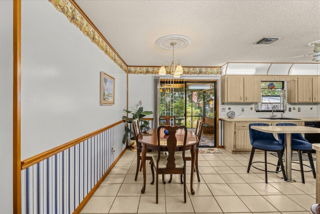 351 Baysinger Avenue, Fort Pierce, FL 34982 Photo
