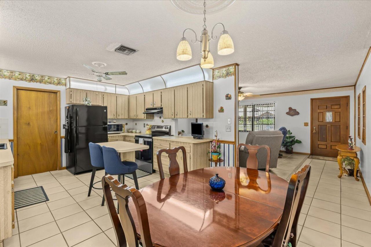 351 Baysinger Avenue, Fort Pierce, FL 34982 Photo