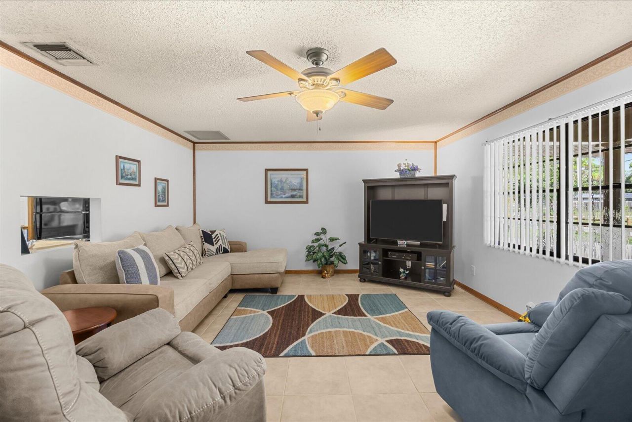 351 Baysinger Avenue, Fort Pierce, FL 34982 Photo