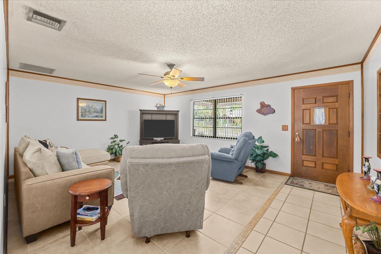 351 Baysinger Avenue, Fort Pierce, FL 34982 Photo
