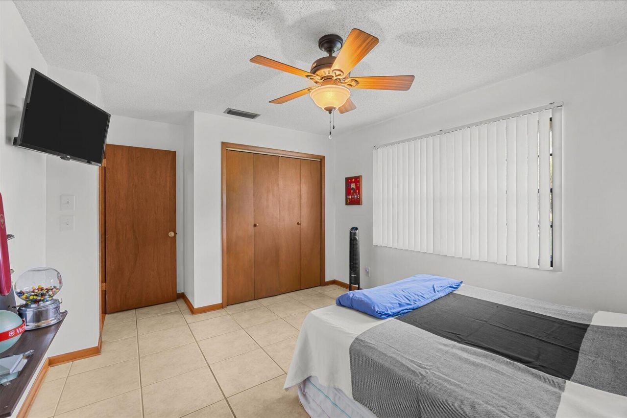 351 Baysinger Avenue, Fort Pierce, FL 34982 Photo