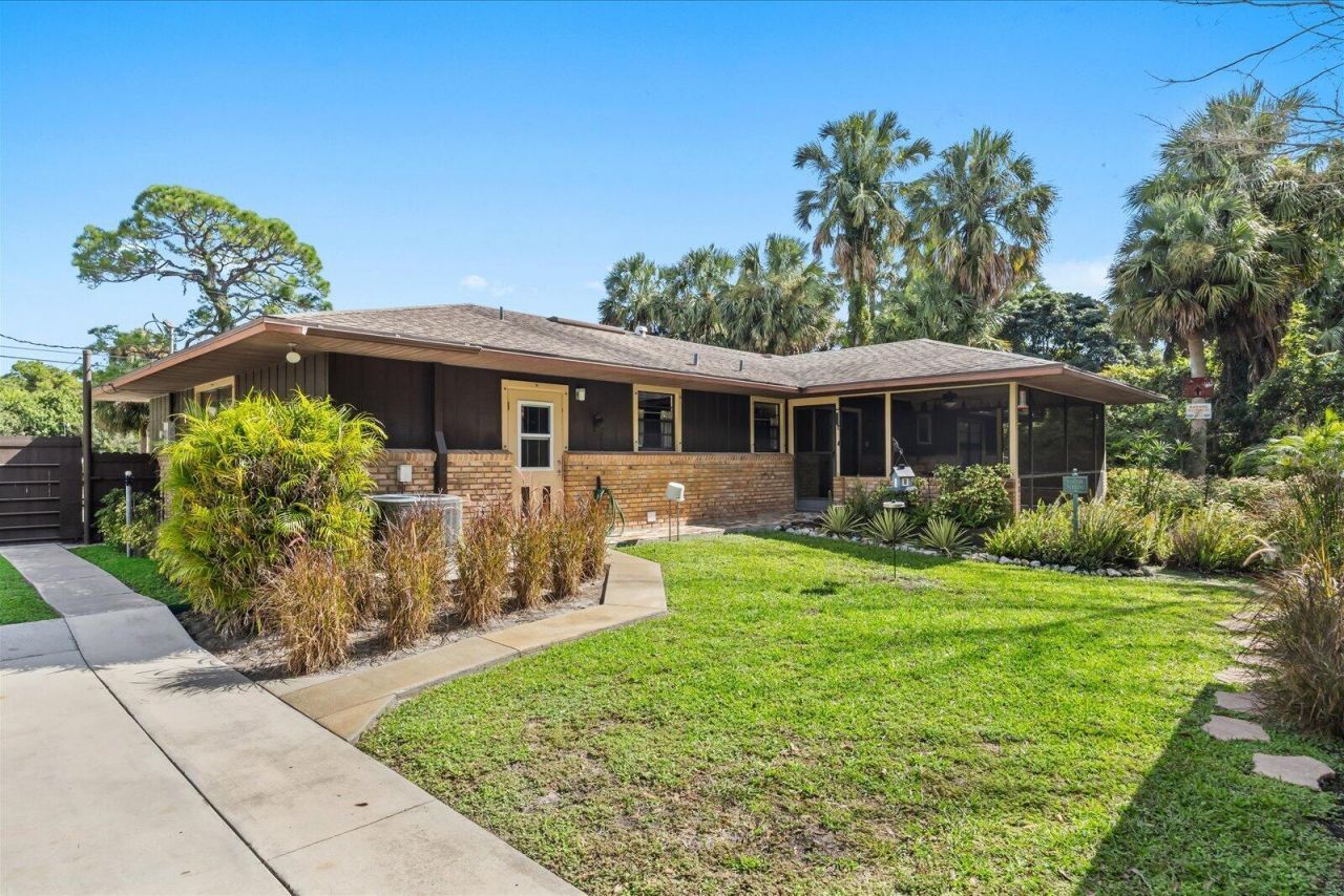 351 Baysinger Avenue, Fort Pierce, FL 34982 Photo