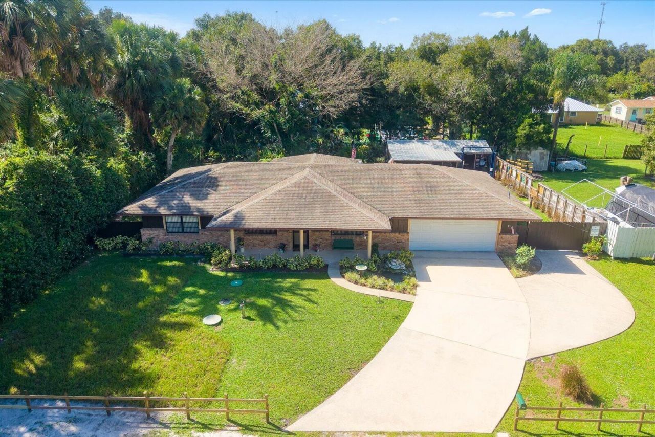 351 Baysinger Avenue, Fort Pierce, FL 34982 Photo