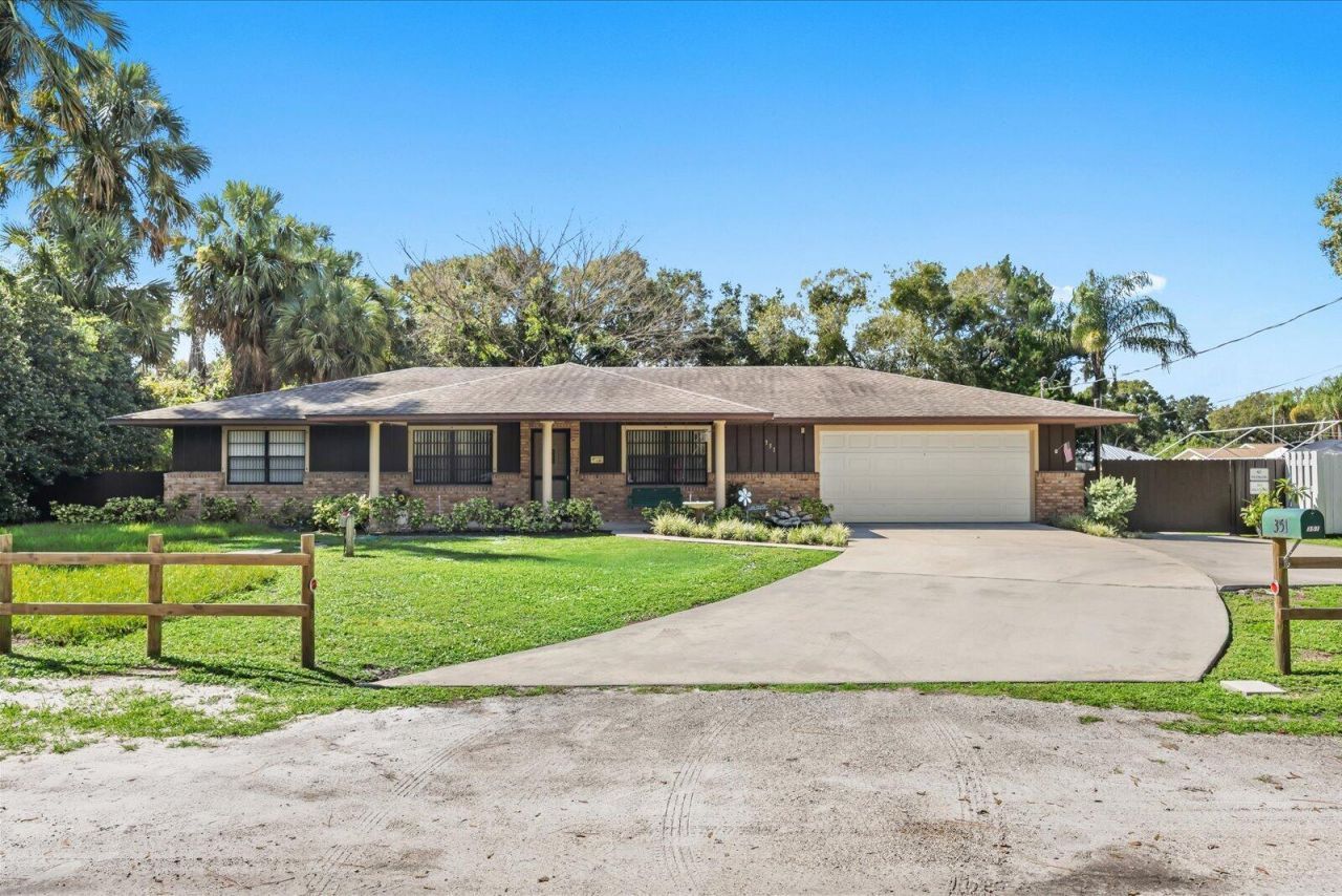 351 Baysinger Avenue, Fort Pierce, FL 34982 Photo