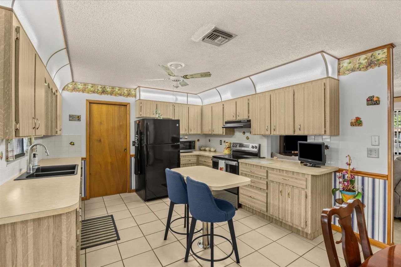 351 Baysinger Avenue, Fort Pierce, FL 34982 Photo