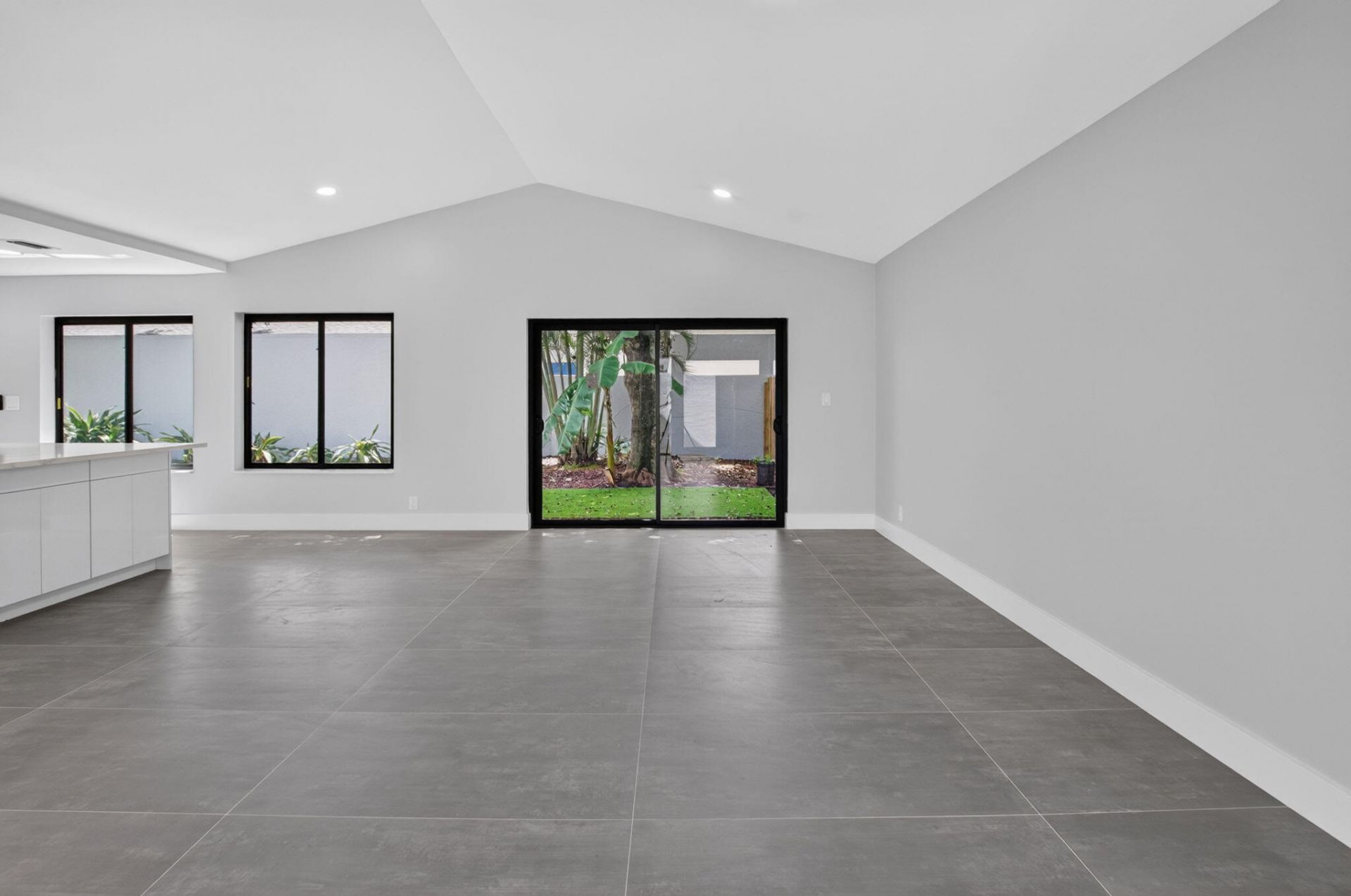 905 NW 21st Way, Delray Beach, FL 33445 Photo