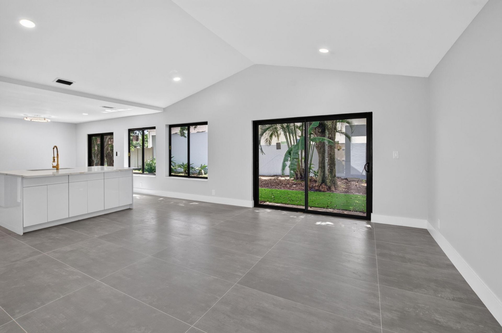 905 NW 21st Way, Delray Beach, FL 33445 Photo