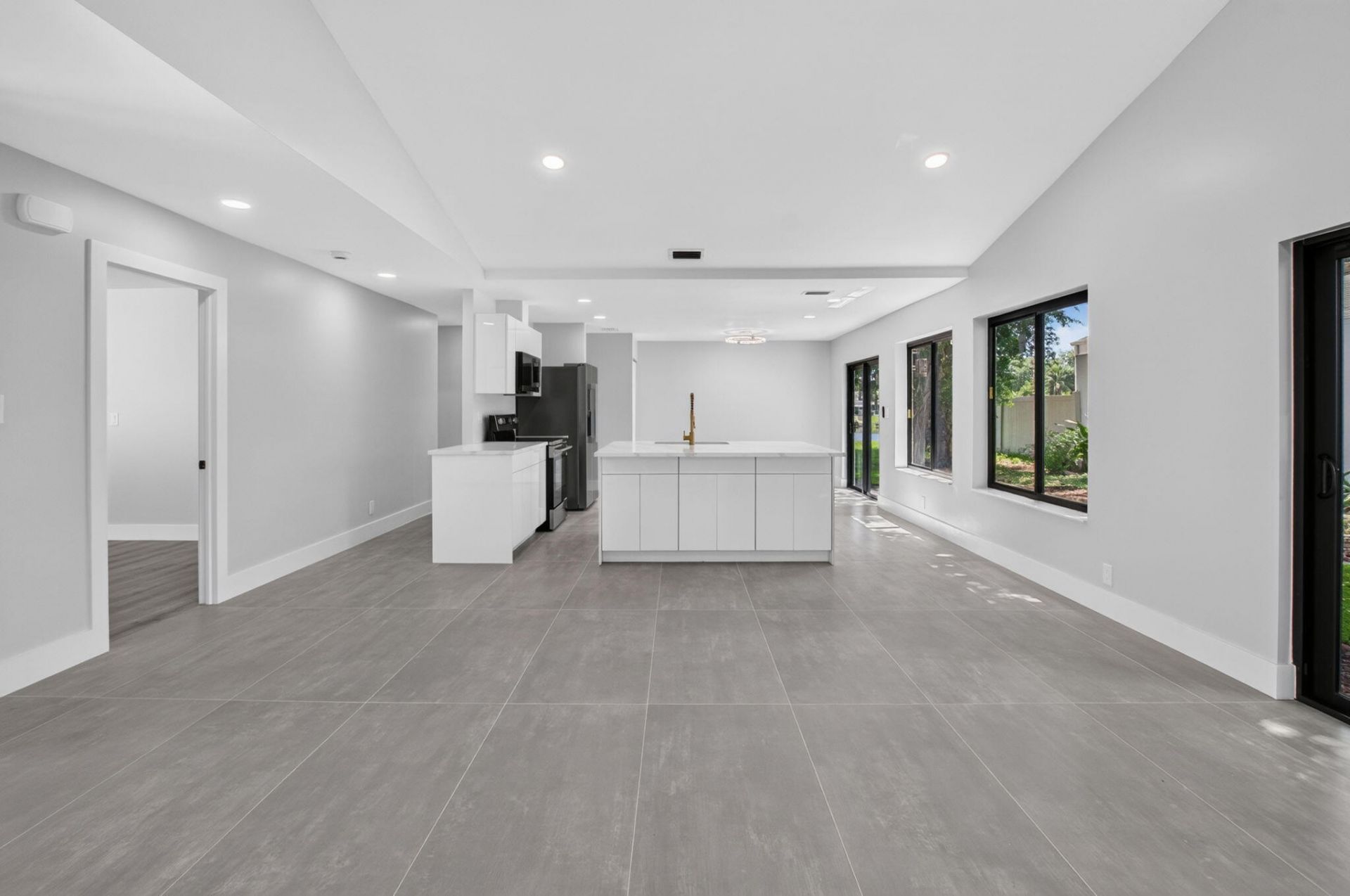905 NW 21st Way, Delray Beach, FL 33445 Photo