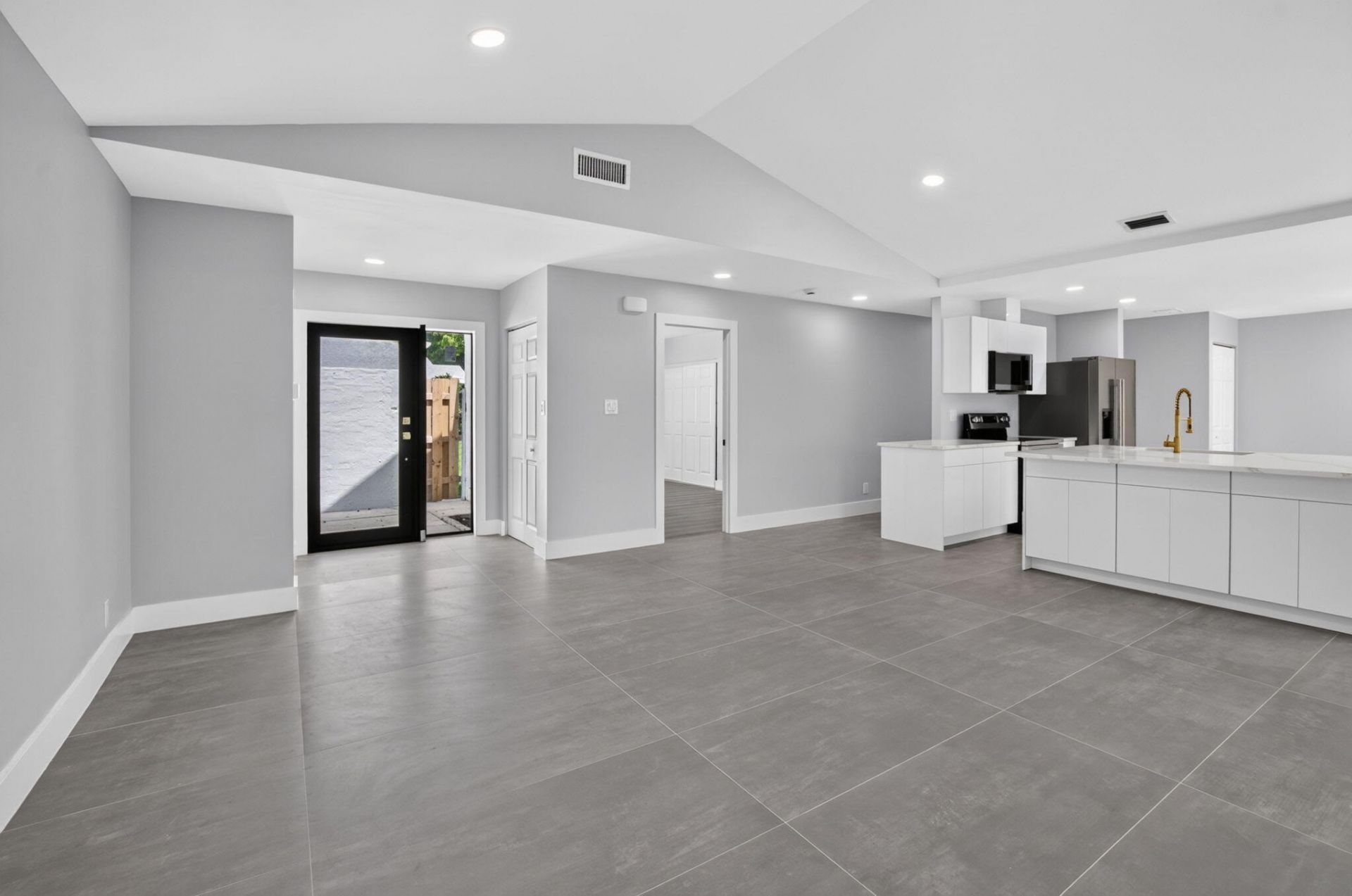 905 NW 21st Way, Delray Beach, FL 33445 Photo