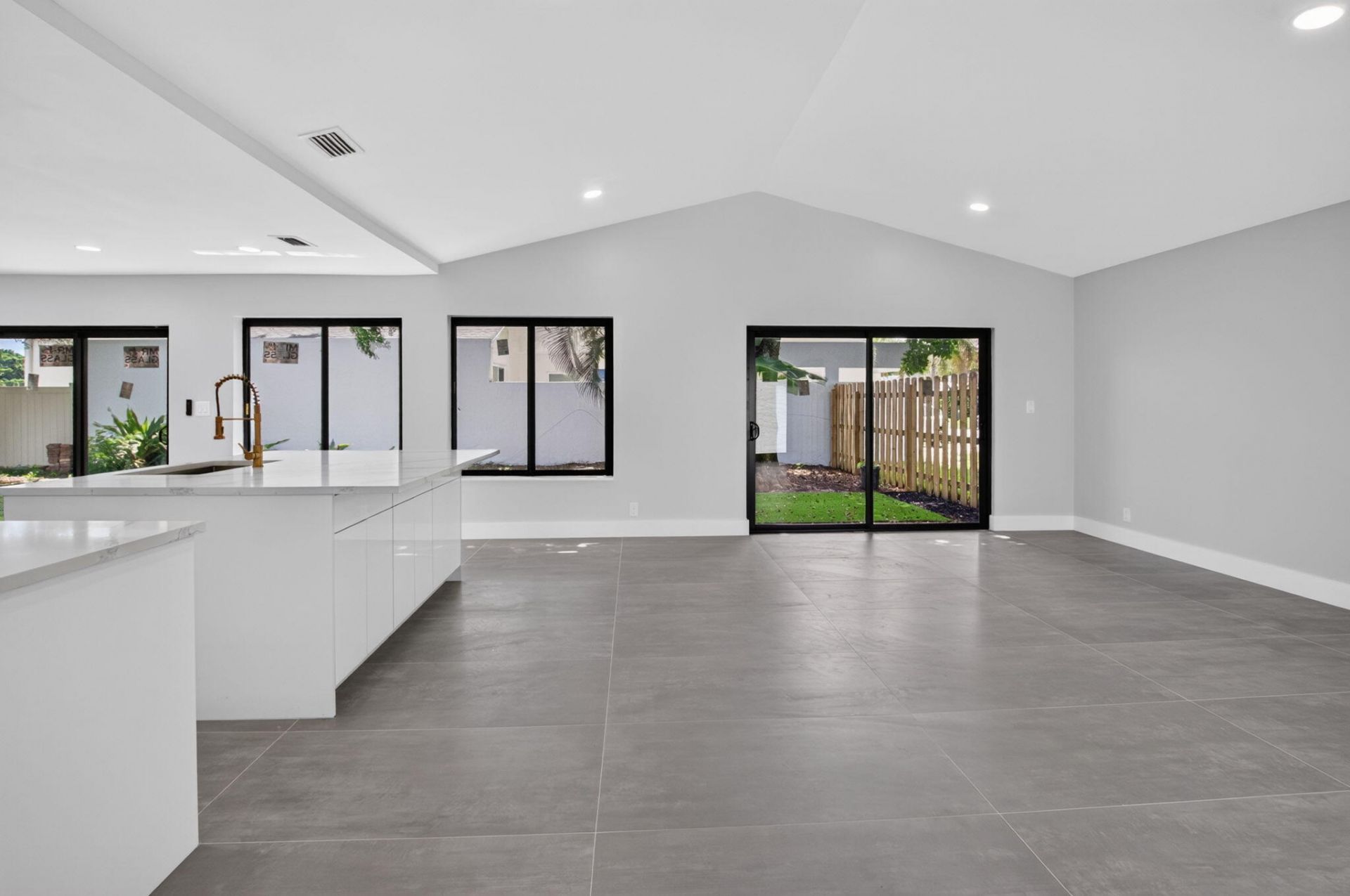 905 NW 21st Way, Delray Beach, FL 33445 Photo