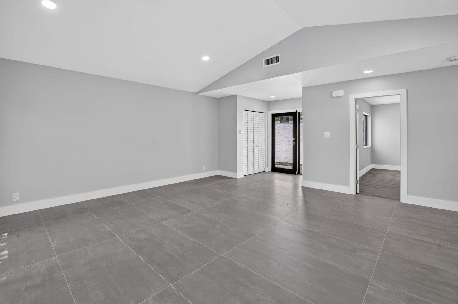 905 NW 21st Way, Delray Beach, FL 33445 Photo